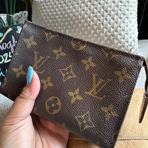 Louis Vuitton Monogram Toiletry 15